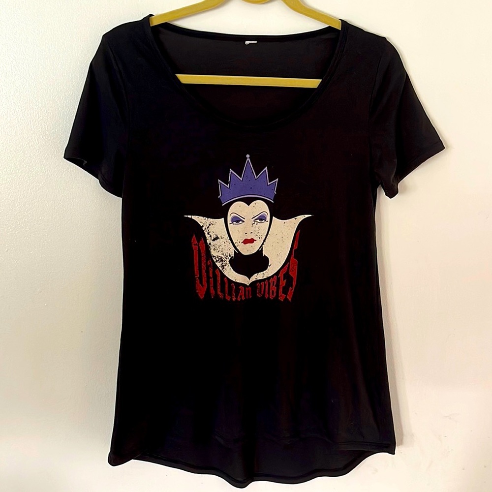 Disney | Women’s The Evil Queen Black Villain Vibes Graphic Tee Size Small